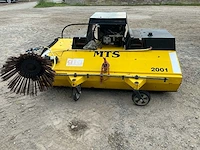 Mts 2001 met benzine motor briggs & stratton onkruidborstel - heftruck - afbeelding 3 van  3