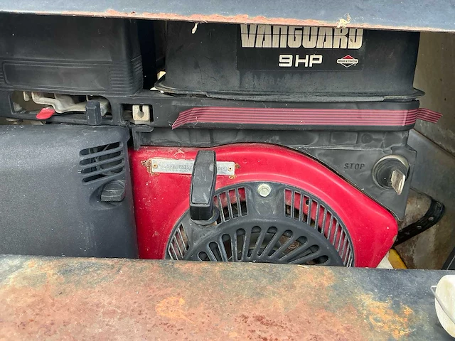Mts 2001 met benzine motor briggs & stratton onkruidborstel - heftruck - afbeelding 8 van  8