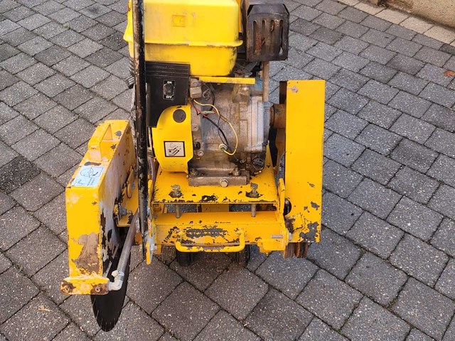 Mtz 390 betonzaag - afbeelding 4 van  5