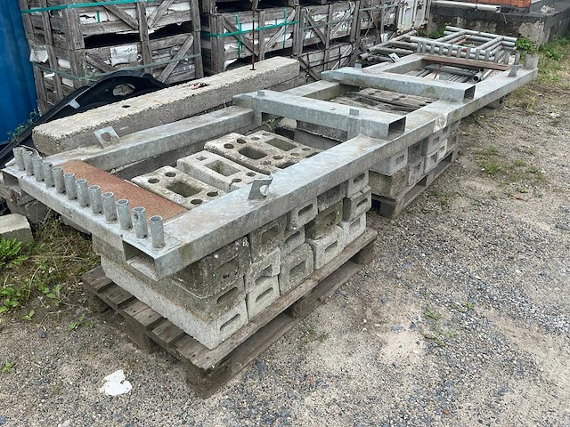 Müba bouwhek transportbok met 30x betonblok - afbeelding 2 van  6