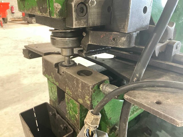Mubea kblh300 pons- en knipmachine met uithoek - afbeelding 6 van  10