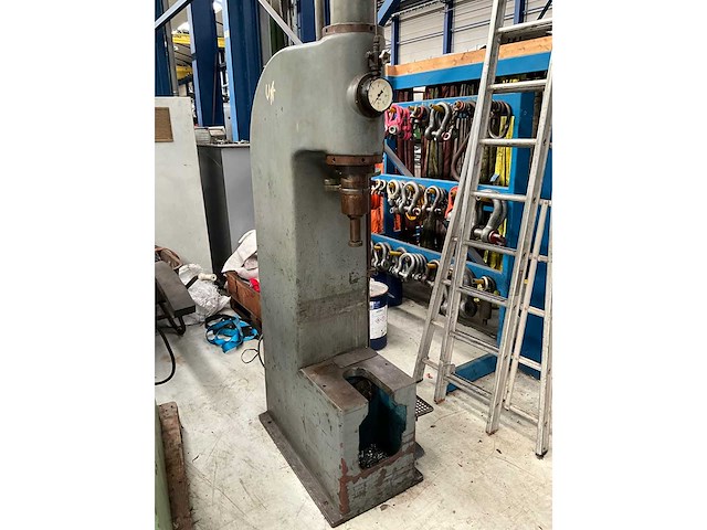 Müller - 1970 - h e p 7.1.8 - c-frame pers - afbeelding 1 van  3