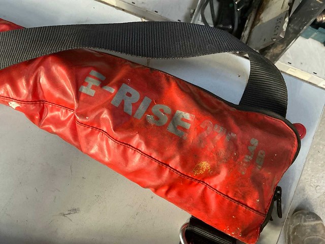 Mullion hi-rise 275 reddingsvest (5x) - afbeelding 3 van  4