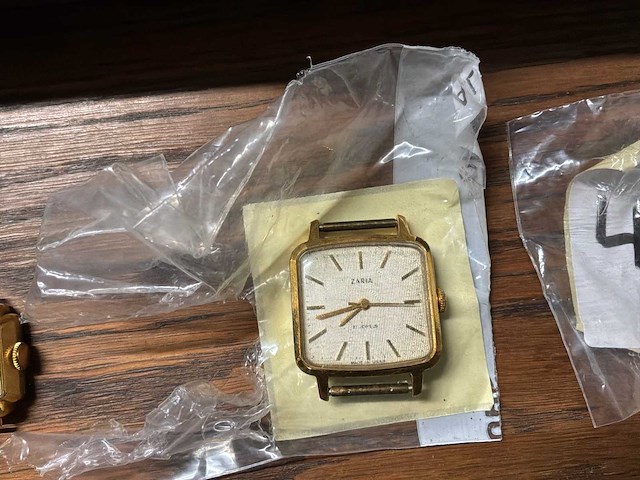 Multi-merk - pontiac - verdal - omega - oris - seiko - zaria - tollet - sully verschillende modellen polshorloge - afbeelding 8 van  17