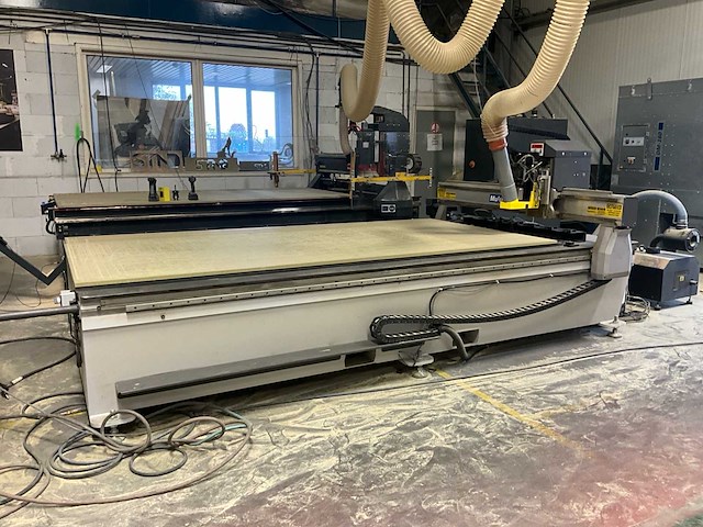 Multicam 1000 industriële cnc-machine / portaalfrees - afbeelding 9 van  16