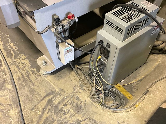 Multicam 1000 industriële cnc-machine / portaalfrees - afbeelding 15 van  16