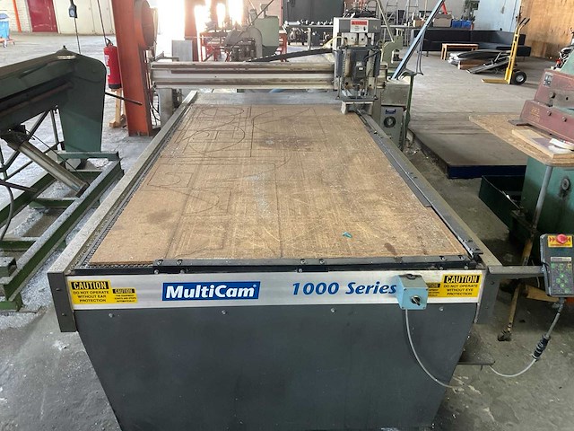 Multicam 1000 series vlakbedfreesmachine - afbeelding 3 van  9