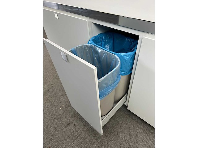 Multifunctioneel dressoir met ingebouwde fisher&paykel frigo - dressoir - afbeelding 9 van  12