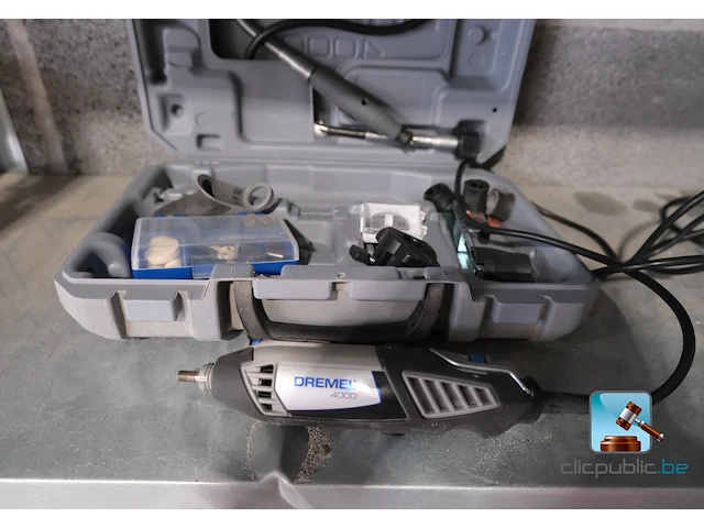 Multifunctioneel roterend gereedschap met accessoires - afbeelding 1 van  4