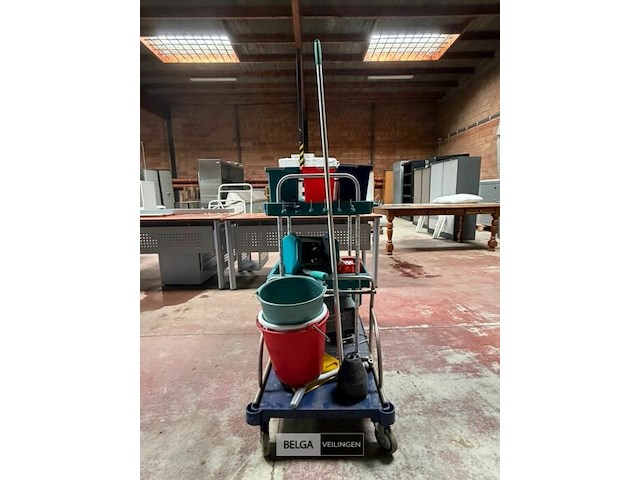 Multifuntionele schoonmaakwagen - afbeelding 2 van  2