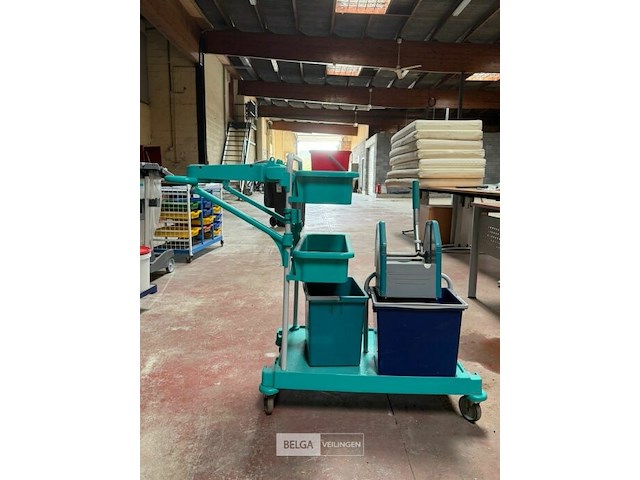 Multifuntionele schoonmaakwagen - afbeelding 1 van  2