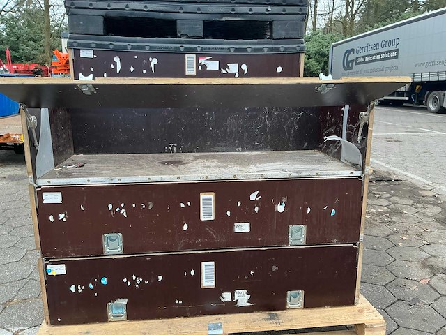 Multiplexhout - diverse interne transportmiddelen - afbeelding 2 van  4