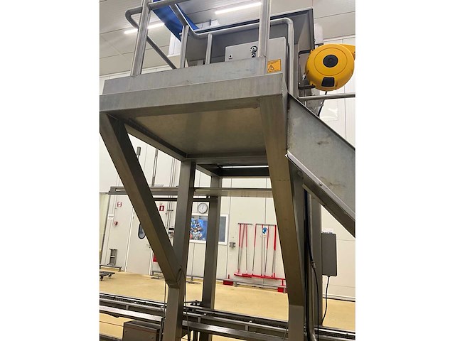 Multipond rvs normwagenlift en trilgoot op platform en met toebehoren - afbeelding 8 van  35