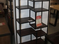 Mumbai boekenrek breed in acasia distressed - afbeelding 1 van  1