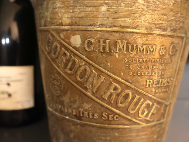 Mumm ijsemmer en vintage champagnes (x3) - afbeelding 3 van  7