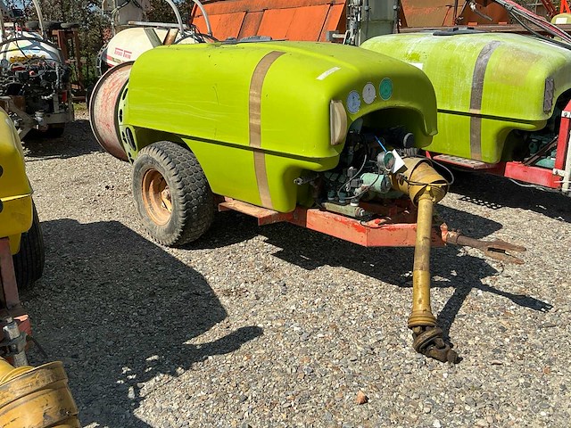 Munckhof getrokken spuitmachine - afbeelding 1 van  6