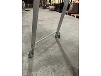 Munk - platformtrap 8 treden met wielen - afbeelding 6 van  7