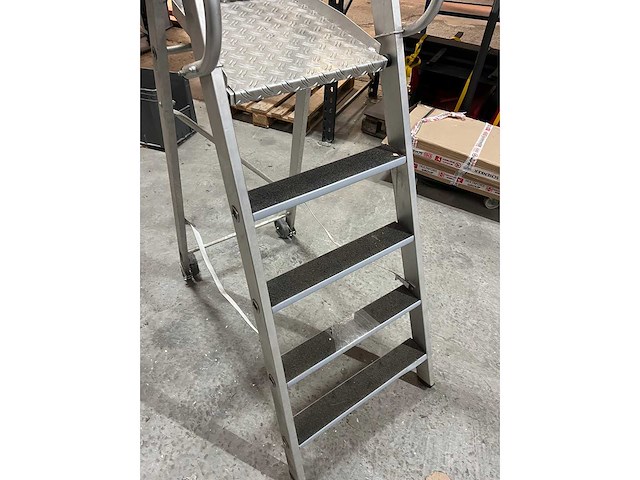 Munk - trapladder antisliptreden r13 - afbeelding 5 van  5