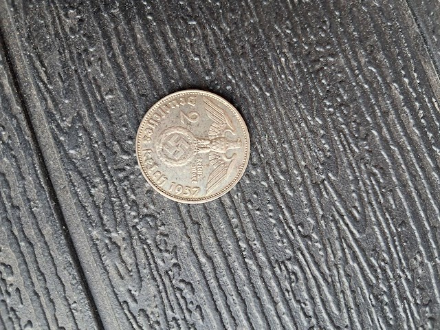 Munt uit het derde rijk 1937.rijksadelaar materiaal 62,5 % zilver en 37,5 % koper - afbeelding 1 van  2