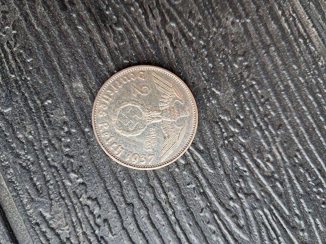 Munt uit het derde rijk 1937.rijksadelaar materiaal 62,5 % zilver en 37,5 % koper - afbeelding 1 van  2