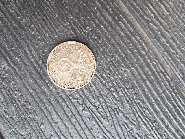 Munt uit het derde rijk 1938.rijksadelaar materiaal 62,5 % zilver en 37,5 % koper - afbeelding 1 van  2