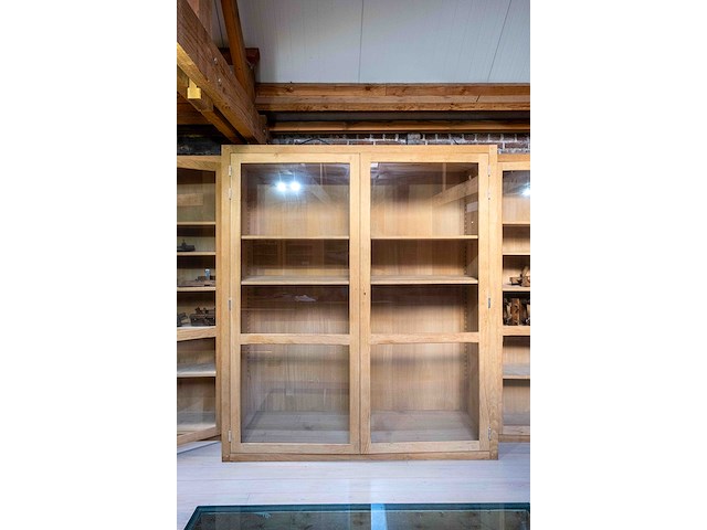 Museum/vitrinekast - afbeelding 1 van  3