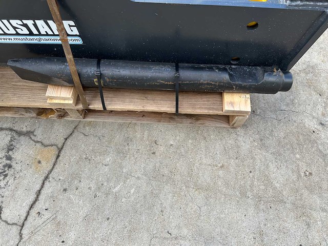Mustang - 2025 - hm1002 - hydraulische hamer - mustang hm1002 - afbeelding 5 van  10