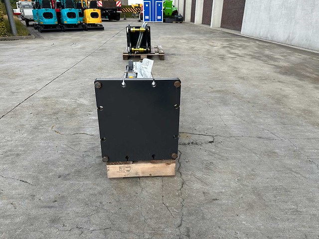 Mustang - 2025 - hm1002 - hydraulische hamer - mustang hm1002 - afbeelding 7 van  10