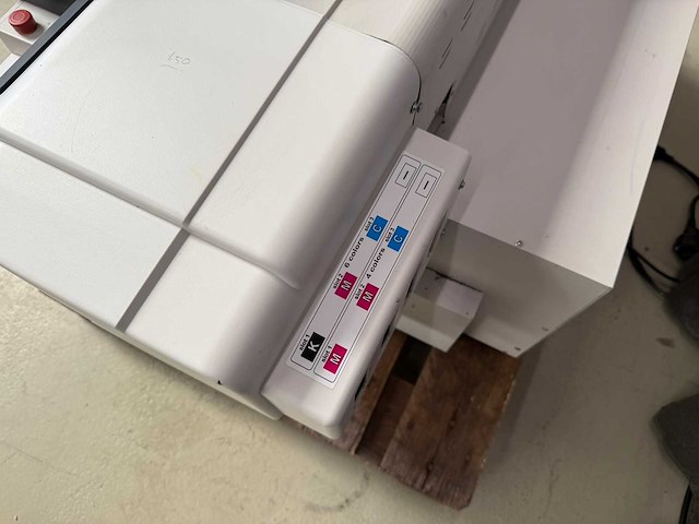Mutoh valuejet 426uf - uv flatbedprinter - afbeelding 4 van  6