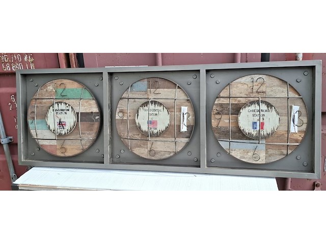 Muur klok met 3 uurwerken vintage - afbeelding 2 van  2