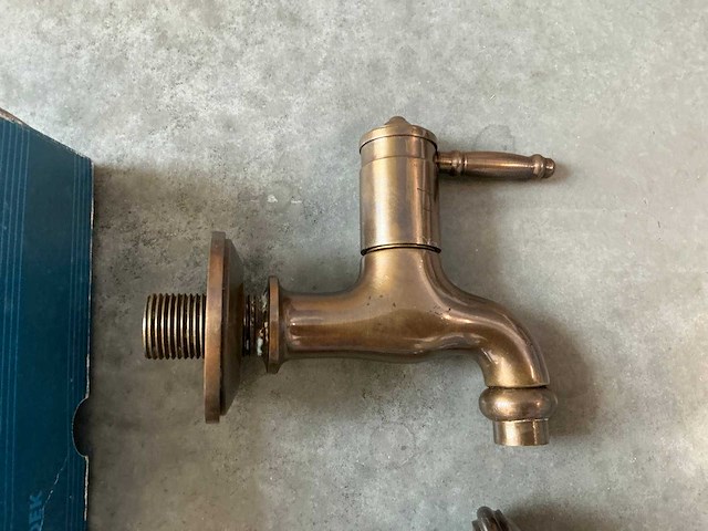 Muur kraan divers (2x) - afbeelding 1 van  1