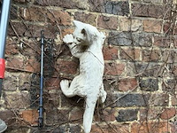 Muurdecoratie buiten, op aangeven van belga veilingen - afbeelding 5 van  7