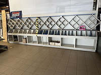 Muurdisplay +- l7m
