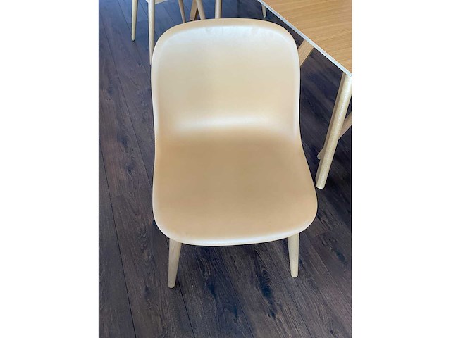 Muuto bijzetstoelen (2x) - afbeelding 2 van  4