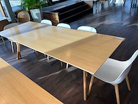 Muuto eetkamertafel + 8 stoelen (wit) - afbeelding 2 van  9