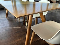 Muuto eetkamertafel + 8 stoelen (wit) - afbeelding 9 van  9