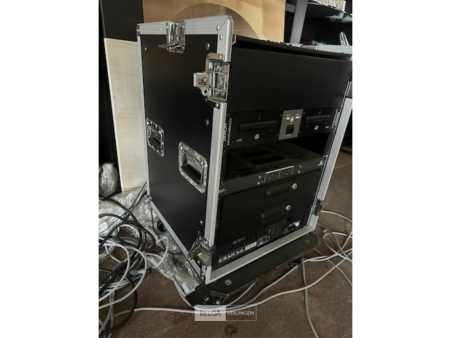 Muziek instalatie in flightcase - afbeelding 5 van  12