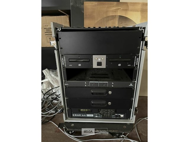 Muziek instalatie in flightcase - afbeelding 7 van  12