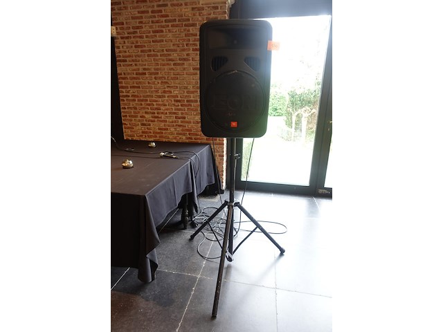 Muziekbox op statief jbl - afbeelding 1 van  7