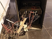 Muziekinstalatie + 4x geluidsbox - afbeelding 2 van  8