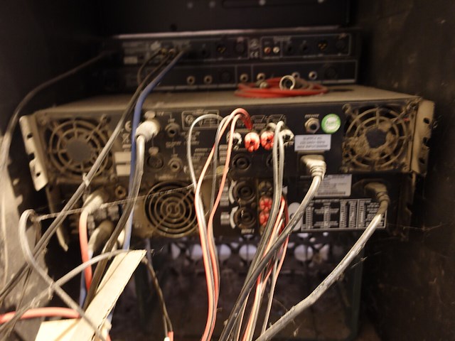 Muziekinstalatie + 4x geluidsbox - afbeelding 3 van  8