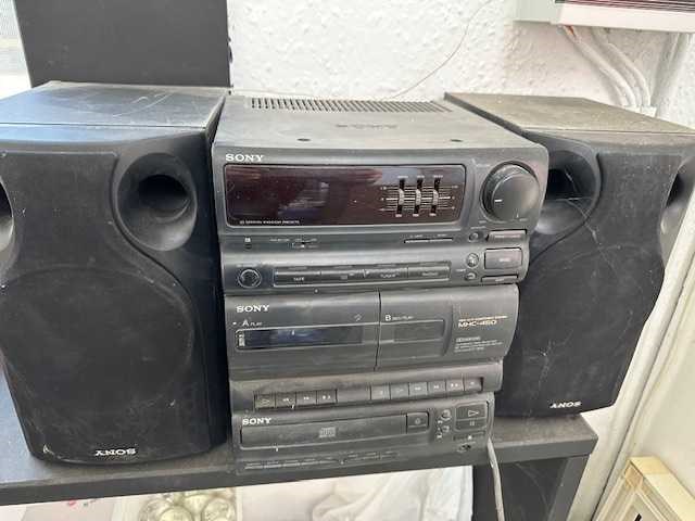 Muziektoren sony met boxen - radio & alarm clock - afbeelding 1 van  1