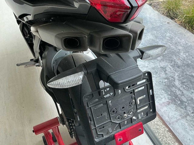 Mv agusta f6 r motorfiets - afbeelding 2 van  20