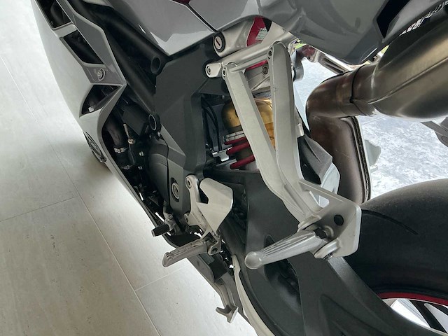 Mv agusta f6 r motorfiets - afbeelding 20 van  20