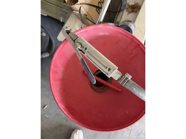 Mw tools mobiele zandstraalketel - afbeelding 2 van  3