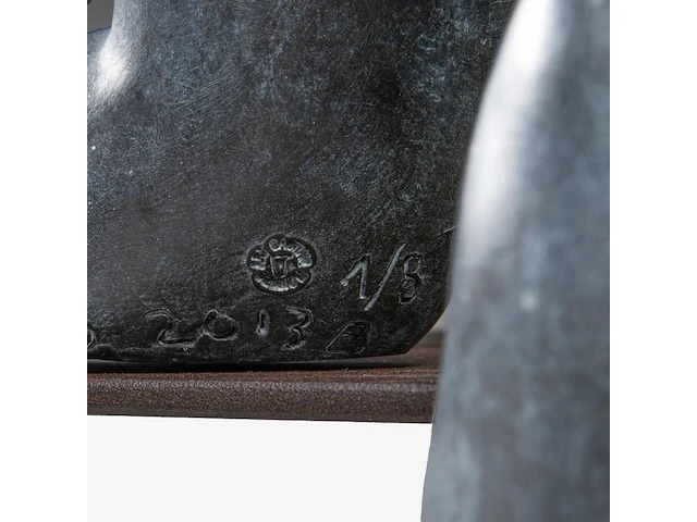 Myriam eyckens (1938), 'amazing', bronze sculpture on a metal stand, 2013 110 x 75 x 60 cm. (43.31 x 29.53 x 23.62 in.) - afbeelding 9 van  11
