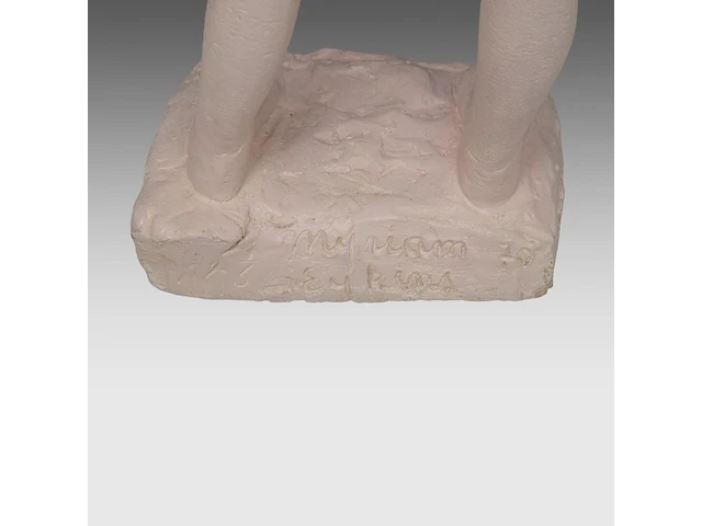 Myriam eyckens (1938), two nude figures looking at the ground, 1970, plaster, n° 1/3, 38.5 cm. (15.16 in.) - afbeelding 8 van  8