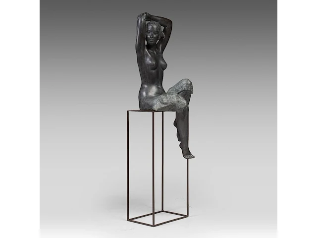 Myriam eyckens (1938), 'wake up', bronze sculpture on a metal stand 142 x 35 x 43 cm. (55.90 x 13.77 x 16.92 in.) - afbeelding 4 van  22