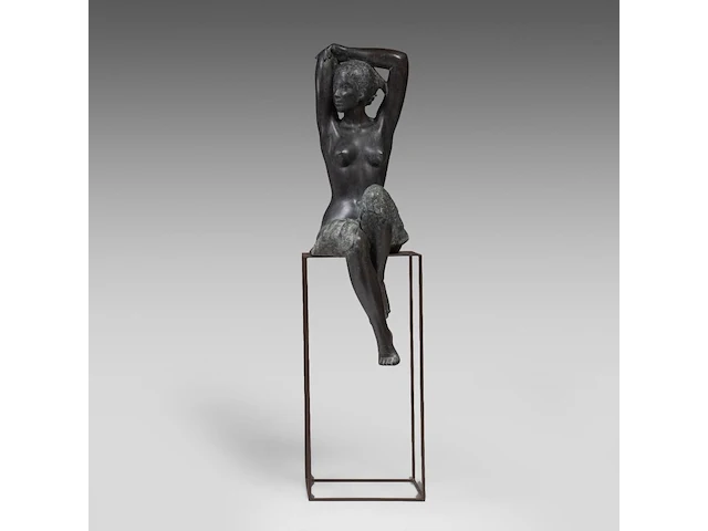 Myriam eyckens (1938), 'wake up', bronze sculpture on a metal stand 142 x 35 x 43 cm. (55.90 x 13.77 x 16.92 in.) - afbeelding 5 van  22