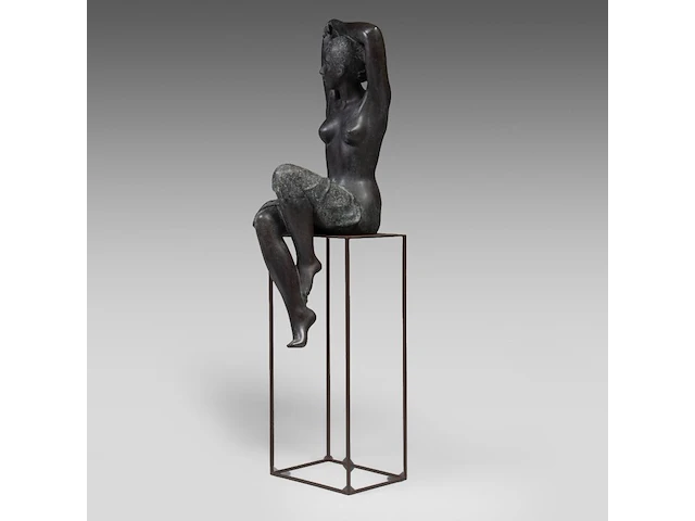 Myriam eyckens (1938), 'wake up', bronze sculpture on a metal stand 142 x 35 x 43 cm. (55.90 x 13.77 x 16.92 in.) - afbeelding 6 van  22